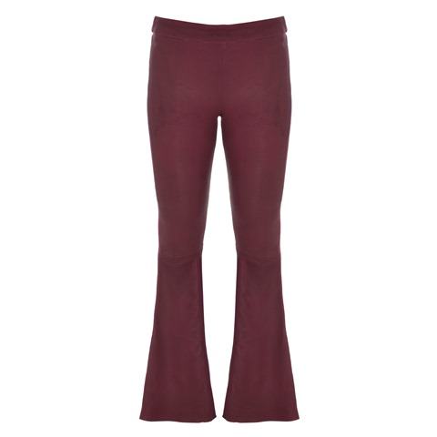 Calça flare de couro: era R$ 2 787,00 e foi para R$ 2 229,60 Calça flare de couro: era R$ 2 787,00 e foi para R$ 2 229,60