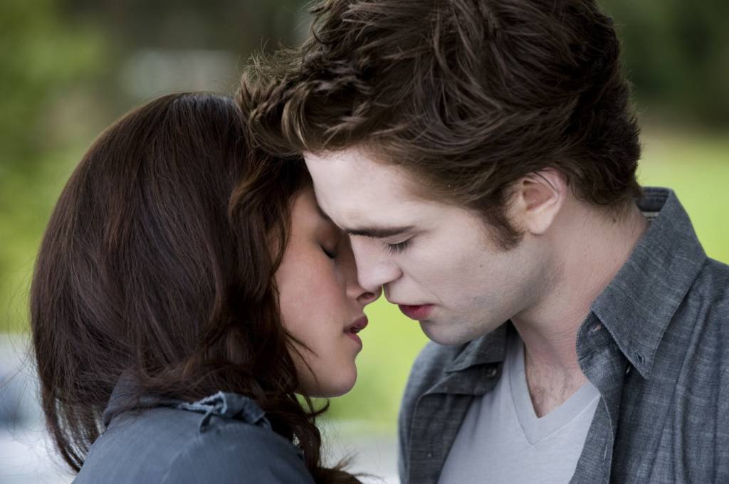 Lua Nova: Kristen Stewart e Robert Pattinson estrelam o romance Lua Nova: Kristen Stewart e Robert Pattinson estrelam o romance