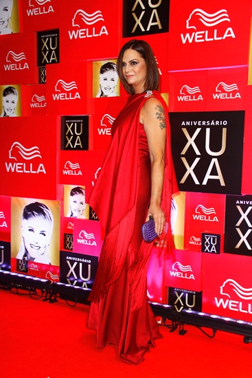 Luiza Brunet prepara festa para namorado na Casa Fasano