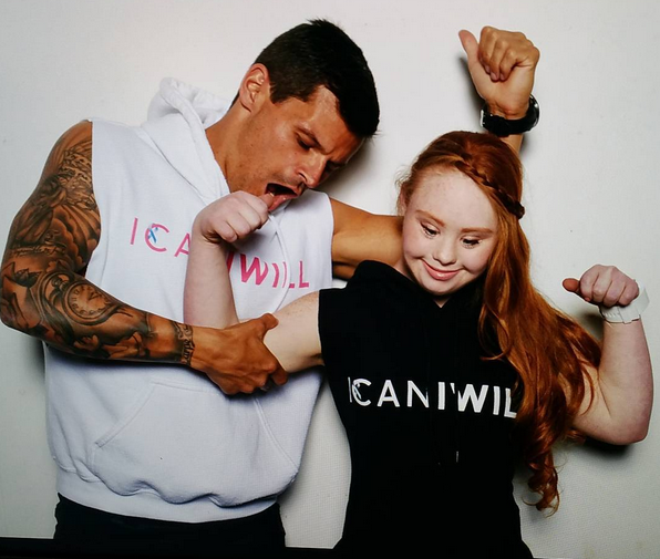 Adolescente com síndrome de Down conquista as passarelas