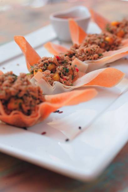 Entrada do Le Manjue Bistrô: a porção de cestinhos tailandeses de frango e milho ao leite de coco Entrada do Le Manjue Bistrô: a porção de cestinhos tailandeses de frango e milho ao leite de coco