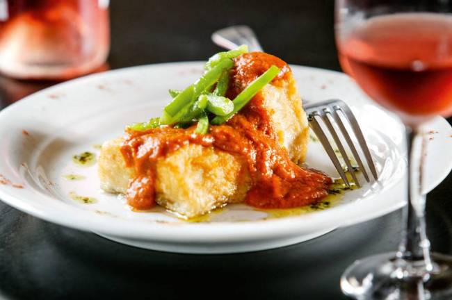 Maripili - Bacalhau à vizcaína: posta frita e ao molho de tomate