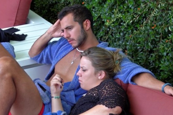 Presente de fã para ex-BBB Matheus provoca polêmica na internet