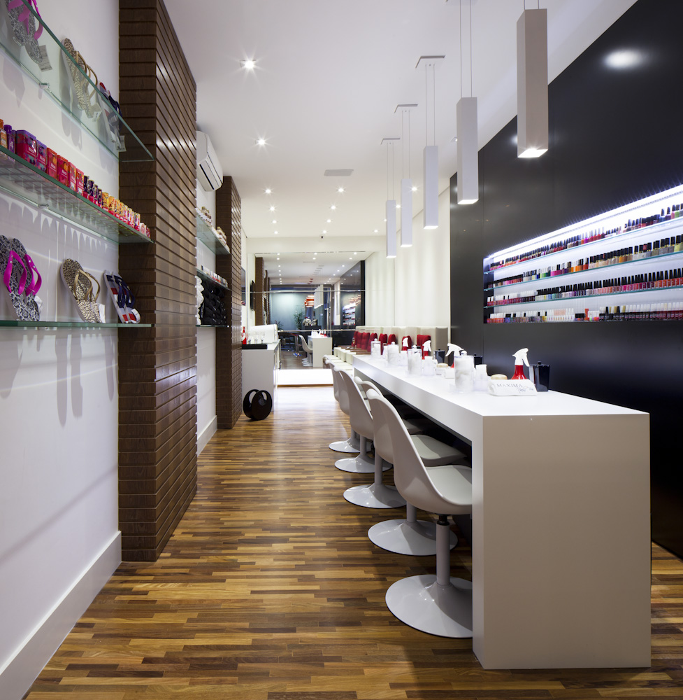 Um nail bar no coração da Lapa