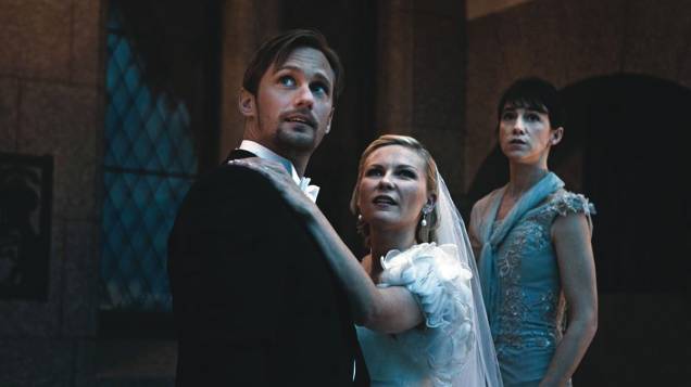 Alexander Skarsgard, Kirsten Dunst e Charlotte Gainsbourg: sob o comando do diretor Lars von Trier em Melancolia Alexander Skarsgard, Kirsten Dunst e Charlotte Gainsbourg: sob o comando do diretor Lars von Trier em Melancolia