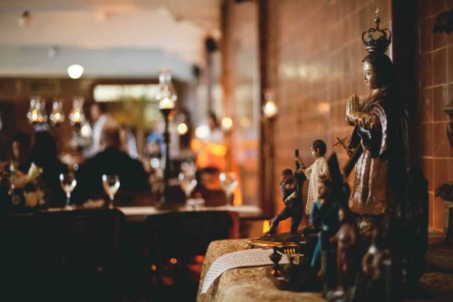 Imagens religiosas no salão onde é servido o brunch Imagens religiosas no salão onde é servido o brunch