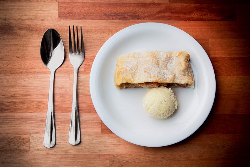 strudel de maçã com sorvete