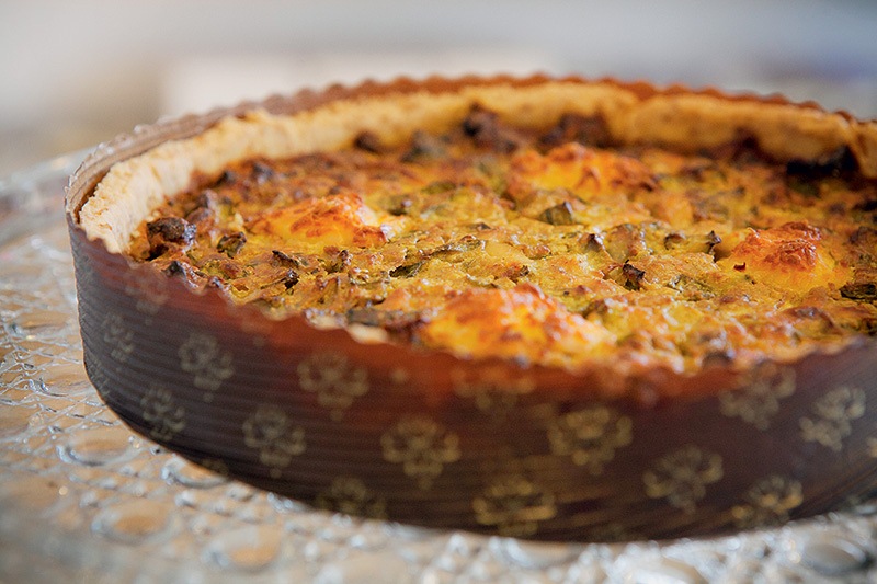 Torta de abobrinha e queijos gruyère, parmesão e requeijão com muitas especiarias