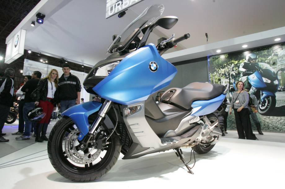 A BMW C 600 Sport chega no país no início de 2014 - avaliada em mais de 70000 reais