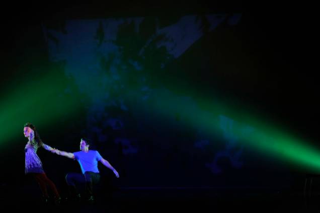 Dança também faz parte do espetáculo<em> Tirando os Pés do Chão</em> Dança também faz parte do espetáculo<em> Tirando os Pés do Chão</em>