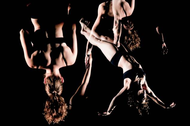 Apresentação se inspira em técnicas de circo Apresentação se inspira em técnicas de circo