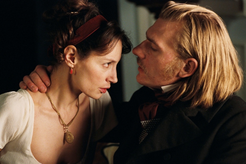 Não toque no machado: o general Montriveau (Guillaume Depardieu) desembarca na ilha de Mallorca durante a ocupação da Espanha pelo exército francês Não toque no machado: o general Montriveau (Guillaume Depardieu) desembarca na ilha de Mallorca durante a ocupação da Espanha pelo exército francês