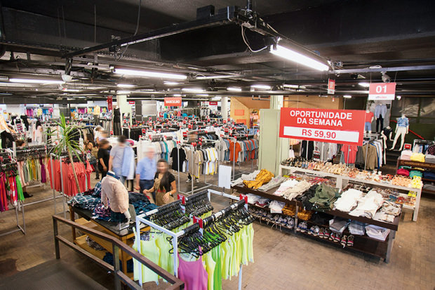 Cinco outlets para comprar roupas de grifes com desconto
