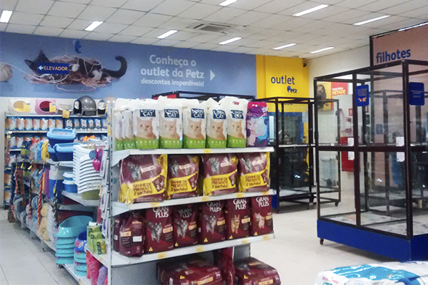 Visitamos o outlet de produtos para pets na capital e dizemos se as ofertas valem a pena