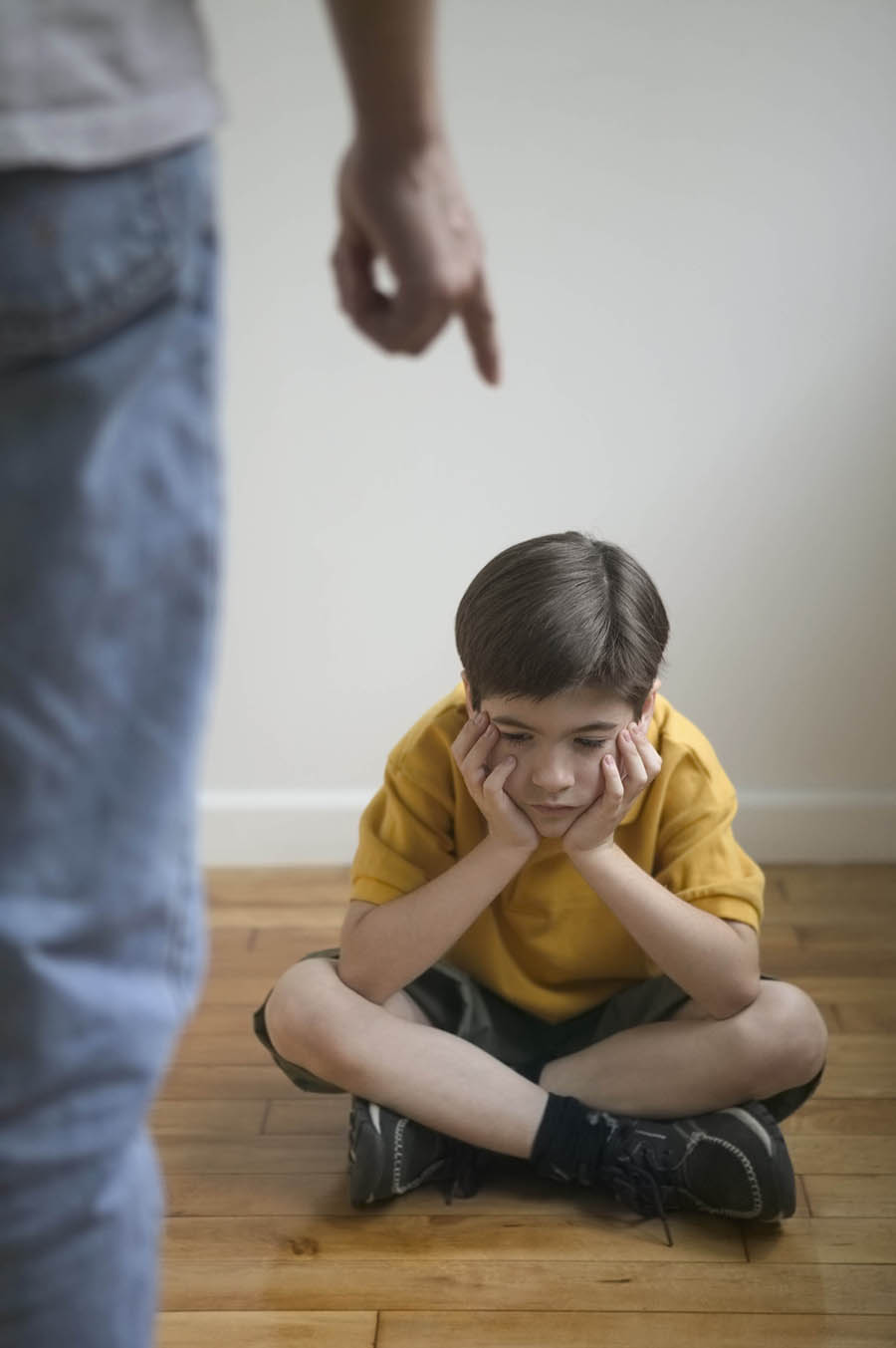 A culpa dos pais e a poça de lama