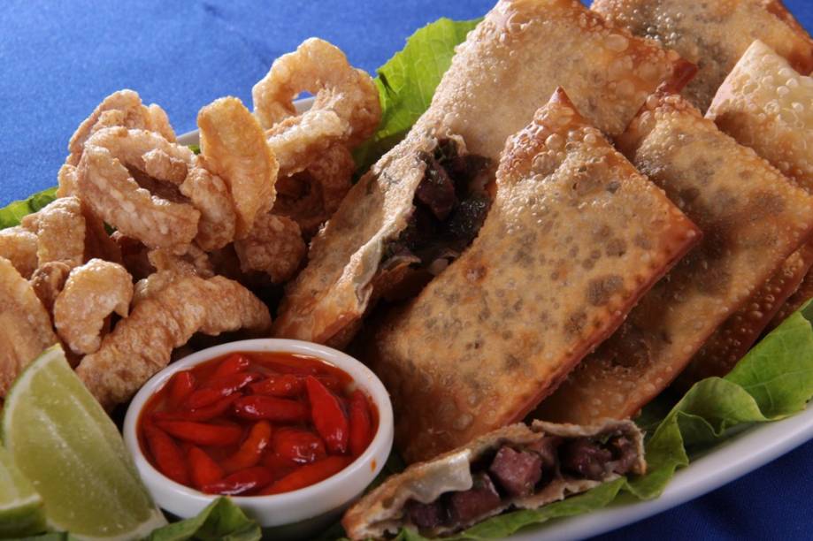 Pastelzinho de feijoada Pastelzinho de feijoada