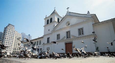 Pátio do Colégio: abriga a igreja onde foi realizada a primeira missa da cidade Pátio do Colégio: abriga a igreja onde foi realizada a primeira missa da cidade