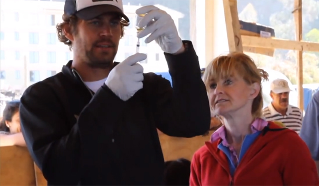 Paul Walker: vídeo inédito mostra as ações humanitárias do ator pelo mundo