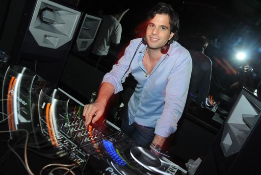 Pedro Sabie: um dos Djs que anima a noite