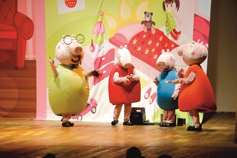 Montagem brasileira está entre as atrações do novo Teatro J. Safra Montagem brasileira está entre as atrações do novo Teatro J. Safra