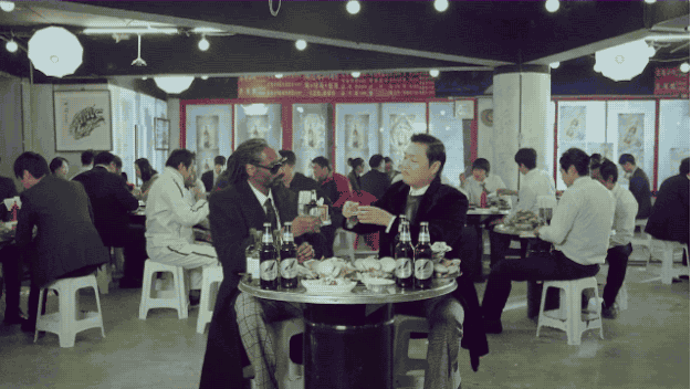 Os melhores momentos de Psy e Snoop Dogg em “Hangover”