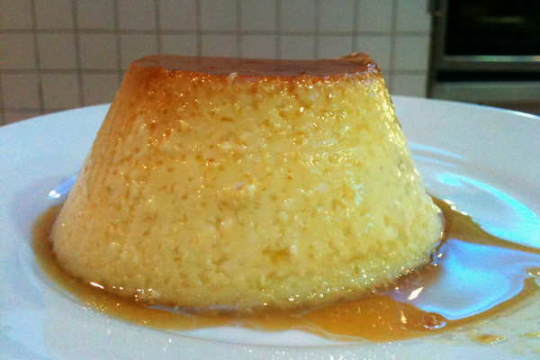 O incrível pudim de R$ 5,50 feito no forno a lenha