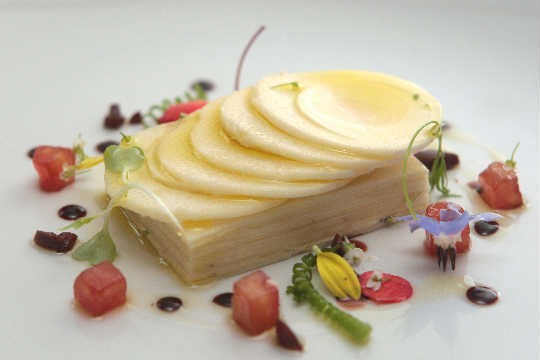 Mil folhas de palmito pupunha com anchovas, do Eñe Mil folhas de palmito pupunha com anchovas, do Eñe