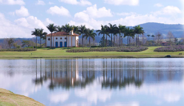 Ladrões fazem túnel para roubar casa em condomínio de luxo