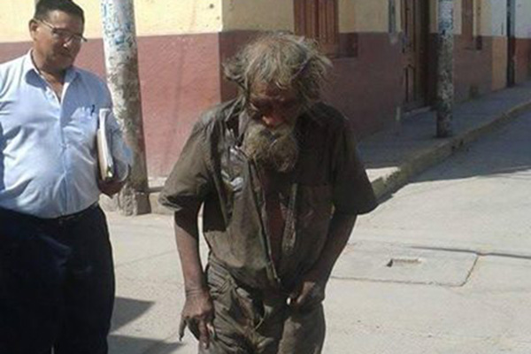 Uma comunidade se uniu para mudar o visual (e a vida) deste homem