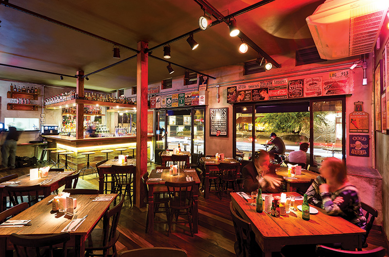 O salão com motivos americanos O salão com motivos americanos