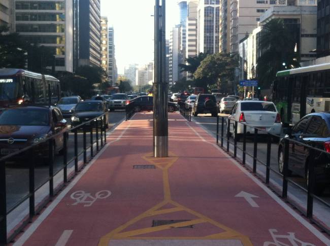 segundo dia de ciclovia carro