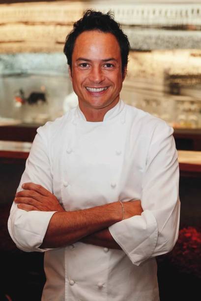 Sergio Torres: o chef catalão vem à cidade preparar no Eñe um menu do Dos Cielos, restaurante recém-estrelado pelo Guia Michelin Sergio Torres: o chef catalão vem à cidade preparar no Eñe um menu do Dos Cielos, restaurante recém-estrelado pelo Guia Michelin