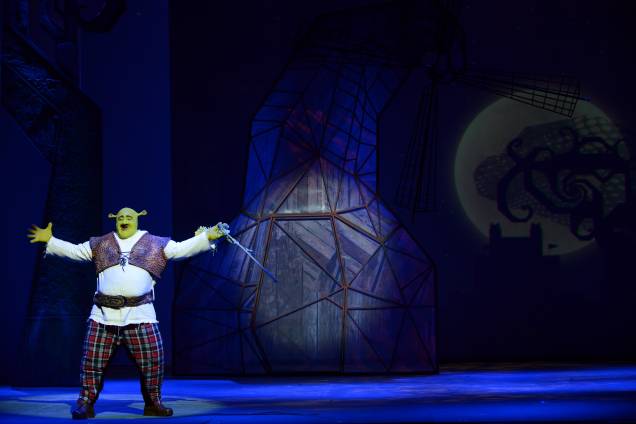 Diego Luri interpreta o ogro em Shrek, o Musical Diego Luri interpreta o ogro em Shrek, o Musical