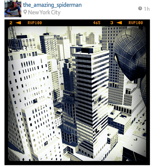 Luz, celular e muita ação: conheça o Instagram dos super-heróis