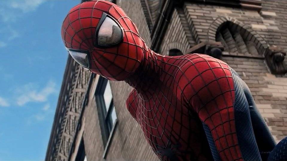 Homem-Aranha marca presença na Hora do Planeta, em São Paulo