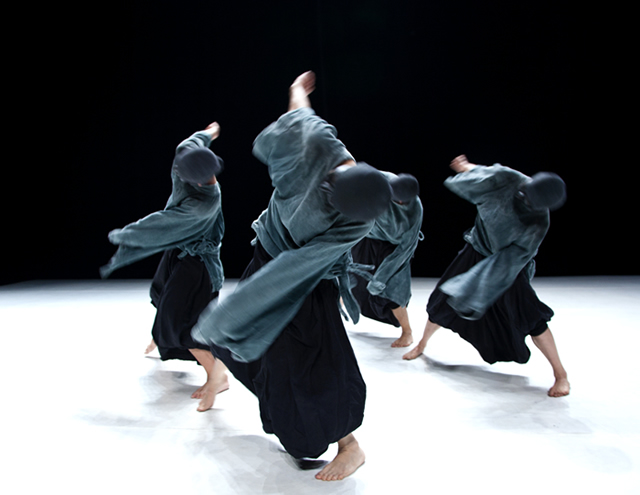 Espetáculo 4 e 5, por TAO Dance Theater