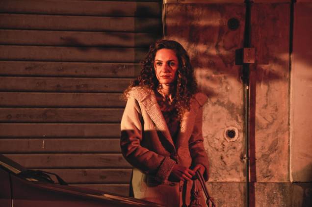 Helena Albergaria: a atriz vive a protagonista do misterioso e premiado Trabalhar Cansa Helena Albergaria: a atriz vive a protagonista do misterioso e premiado Trabalhar Cansa