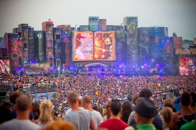Edição belga doTomorrowland teve shows de David Guetta, Steve Aoki e do duo Dimitri Vega & Like Mike Edição belga doTomorrowland teve shows de David Guetta, Steve Aoki e do duo Dimitri Vega & Like Mike