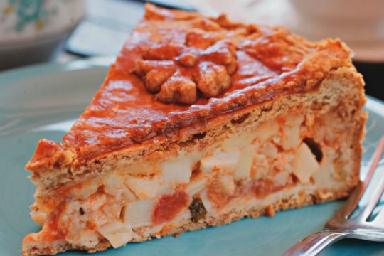 Vendida em fatias: torta de palmito na massa integral Vendida em fatias: torta de palmito na massa integral