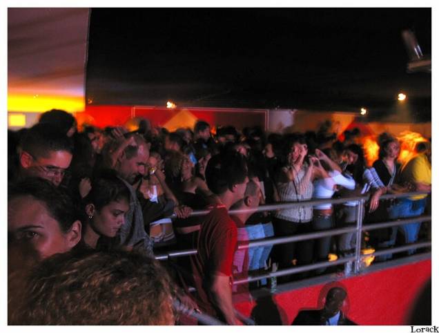 Público se diverte na festa Trash 80s Público se diverte na festa Trash 80s
