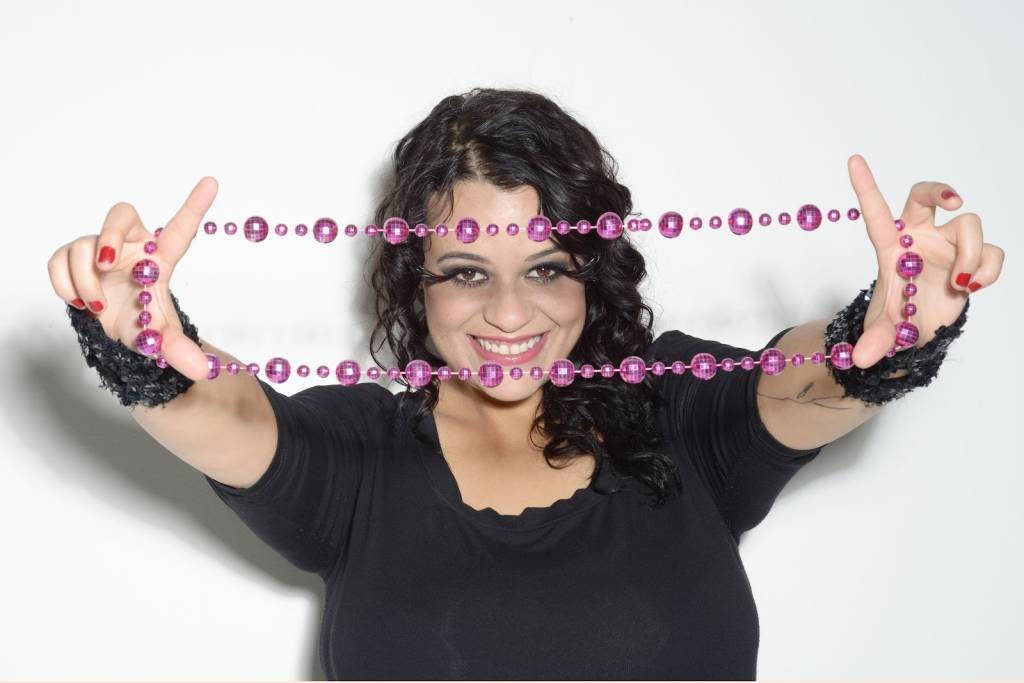 Tulipa Ruiz fala sobre Tudo Tanto, um dos melhores discos do ano