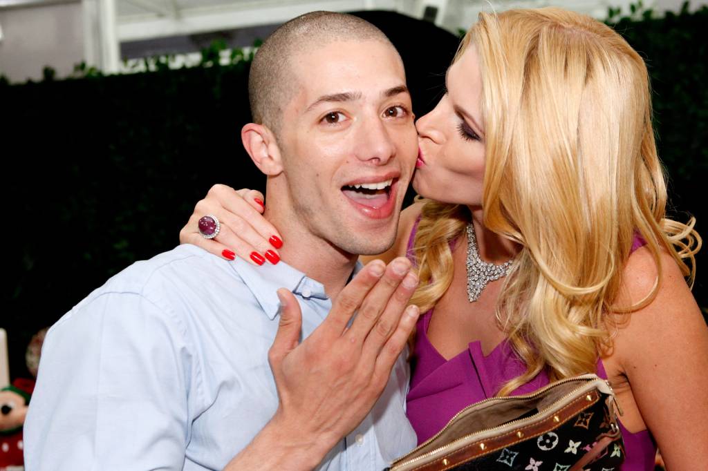 Adeus, Dudinha: meu cabeleireiro, maquiador e confidente