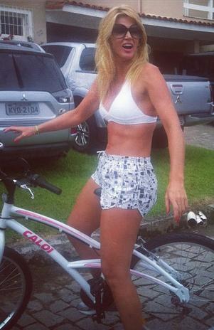 O segredo da minha barriga negativa? Frutas e saladas!