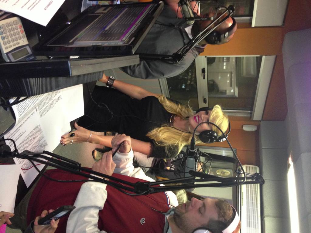 No rádio e na TV, estou em todos os lugares!