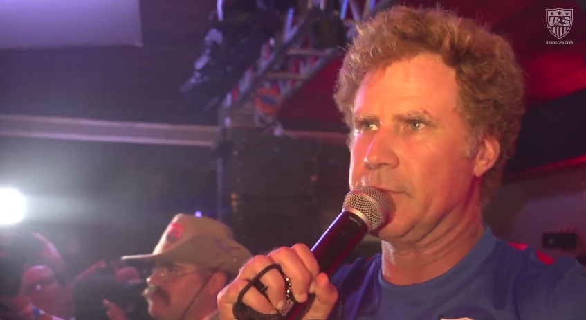 No Brasil, Will Ferrell faz piada com mordida de Suárez e causa furor na concentração americana; assista