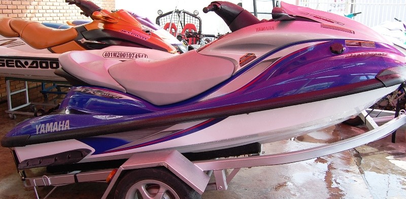 Modelo Yamaha FX 160, vendido no preço de R$33 mil Modelo Yamaha FX 160, vendido no preço de R$33 mil