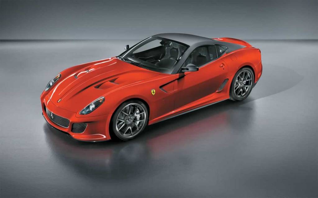 Mesmo na crise, grifes automobilísticas aceleram as vendas