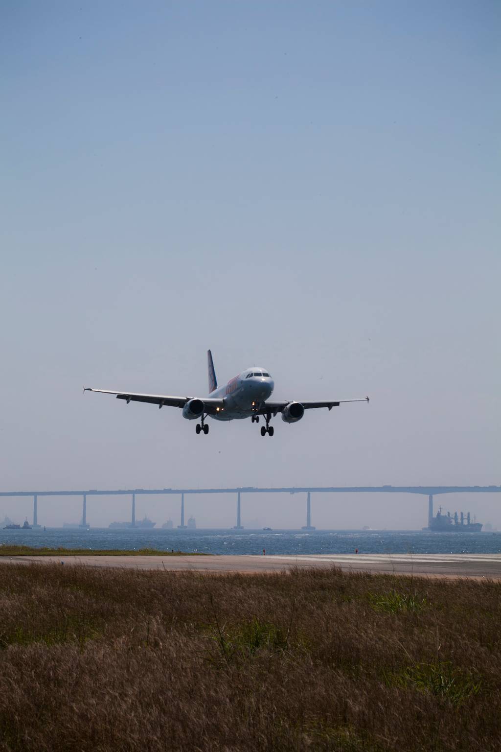 Nevoeiro no Rio e em São Paulo fecha aeroporto e afeta rodovias