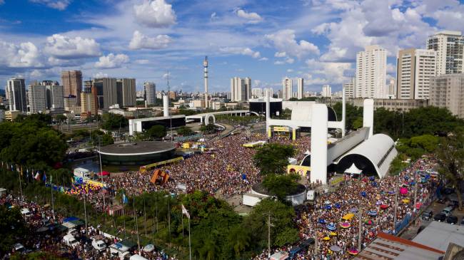 Bloco do Sargento Pimenta Memorial da América Latina carnaval de rua Bloco do Sargento Pimenta Memorial da América Latina carnaval de rua