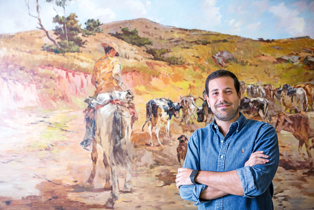 Após assumir novo cargo, Paulo Mathias aposta em mudança visual